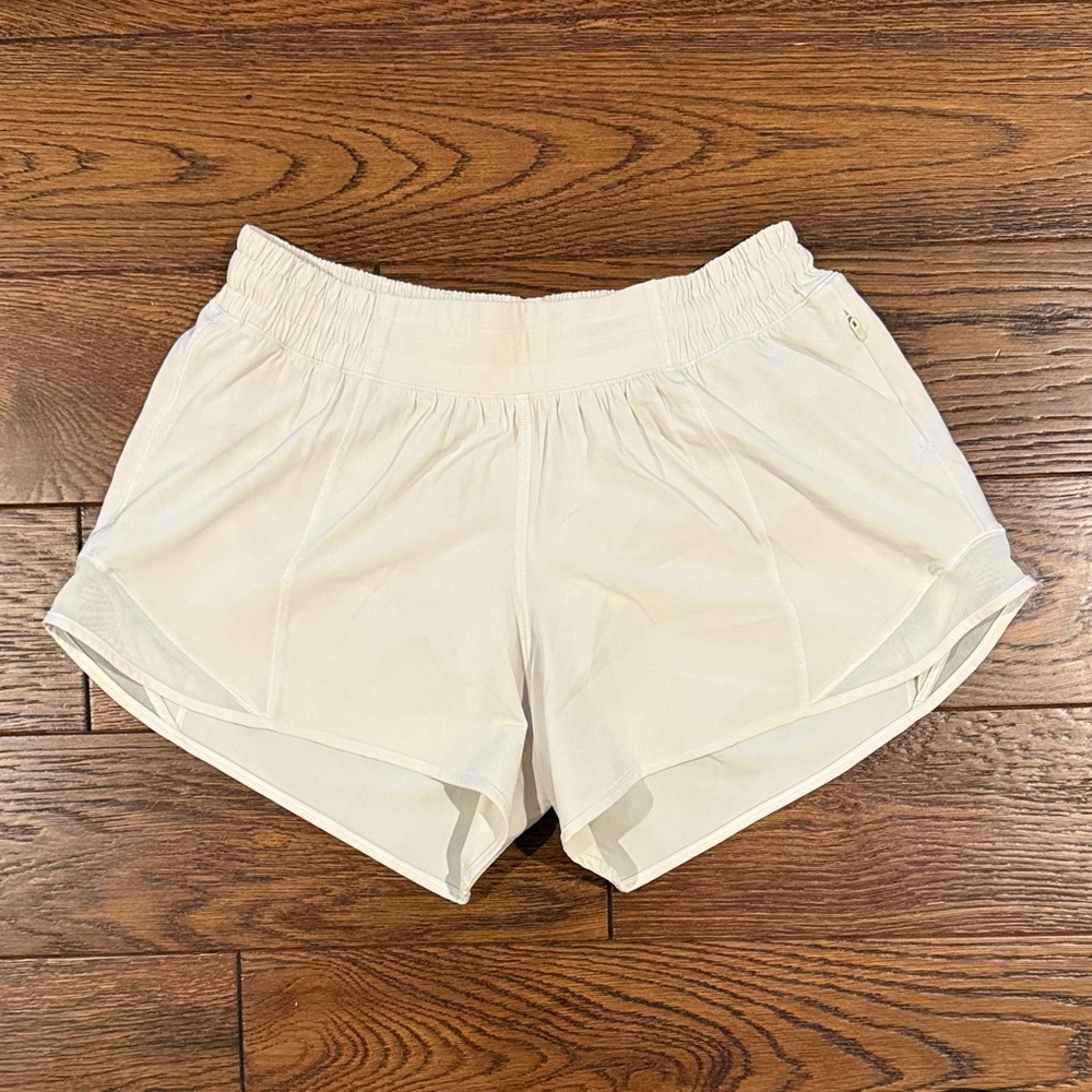 lululemon Hottie Hot Low Rise  2.5 in White Athletic Shorts
